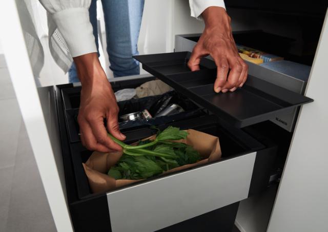 Waste_management_BLANCO_SELECT_II_60_4_Orga_526211_mood_image_3_Web_large BLANCO SELECT II 60/4 OrgaTestTobias